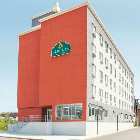 La Quinta Inn & Suites Far Rockaway - Beach Hotel New York Exteriör bild