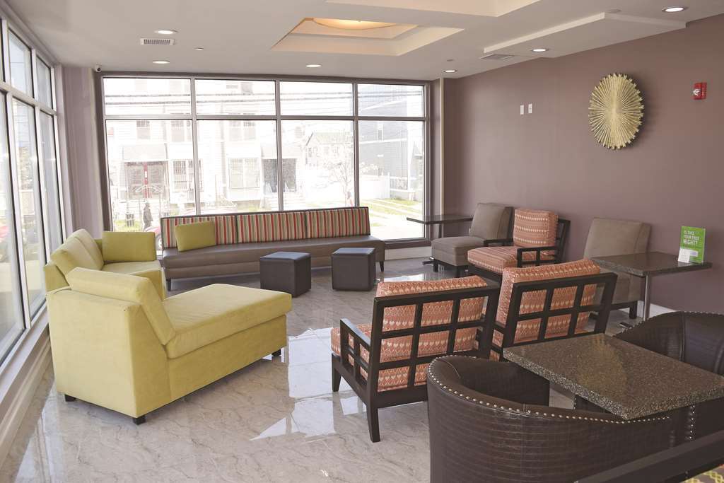 La Quinta Inn & Suites Far Rockaway - Beach Hotel New York Inreriör bild