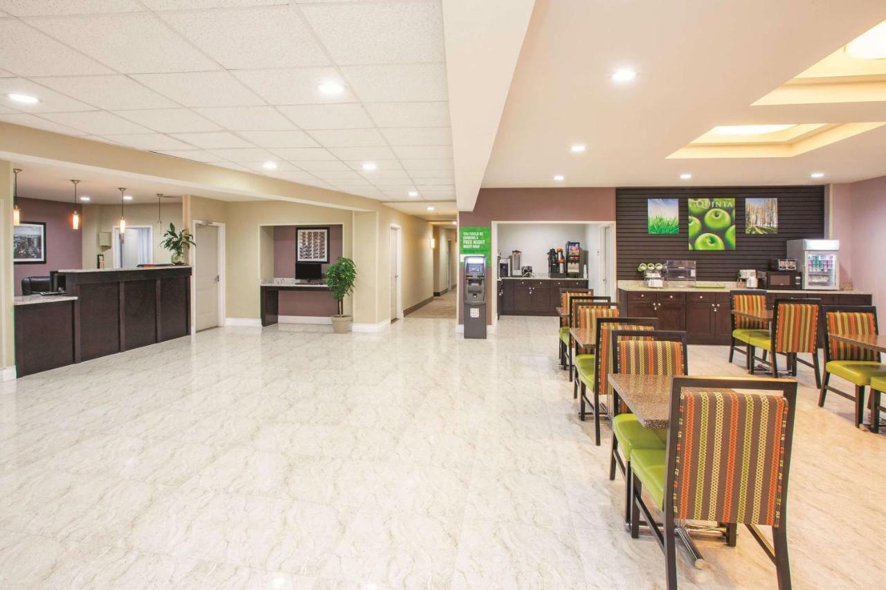 La Quinta Inn & Suites Far Rockaway - Beach Hotel New York Exteriör bild