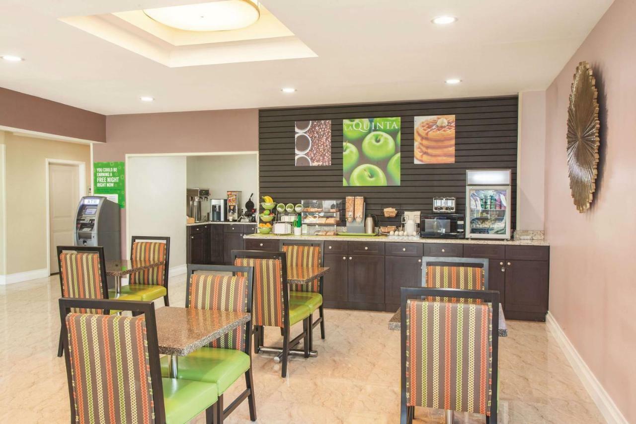 La Quinta Inn & Suites Far Rockaway - Beach Hotel New York Exteriör bild