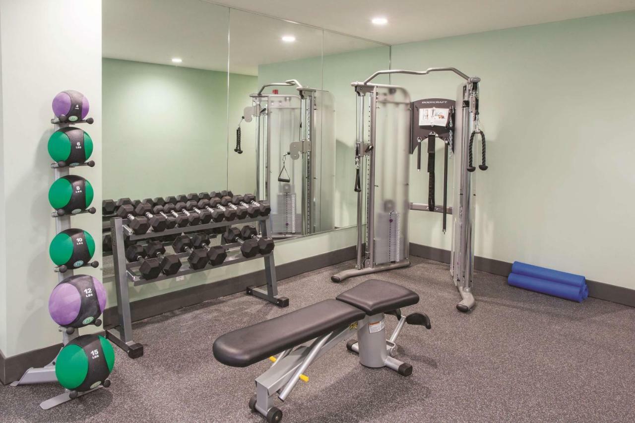 La Quinta Inn & Suites Far Rockaway - Beach Hotel New York Exteriör bild