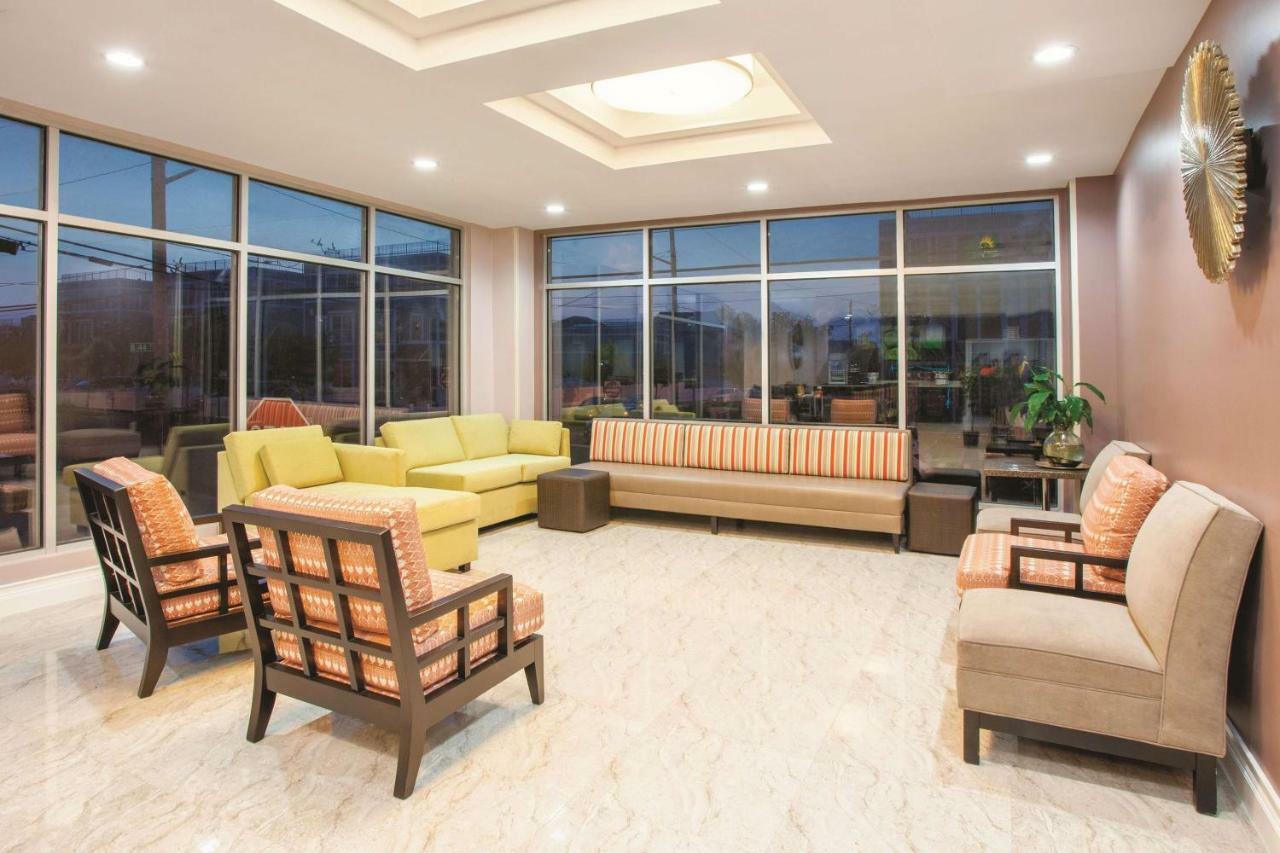 La Quinta Inn & Suites Far Rockaway - Beach Hotel New York Exteriör bild